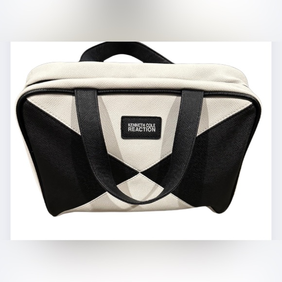 Kenneth Cole Reaction Cosmetic-Toiletries Bag EUC - Picture 1 of 9